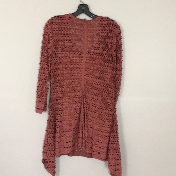 Top - Picture 2 of 4